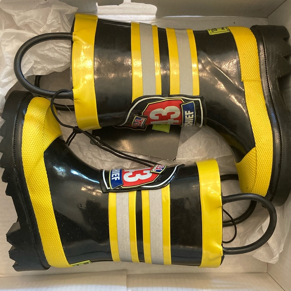 COPY - Small kid fire chief rain boots